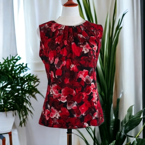 Calvin Klein Tops - Calvin Klein Women's Red & Black Floral Sleeveless Pleated Blouse Size Small